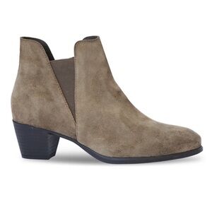 New in Box Munro Jackson Toasted Sesame Suede Ankle Boots 10 M
